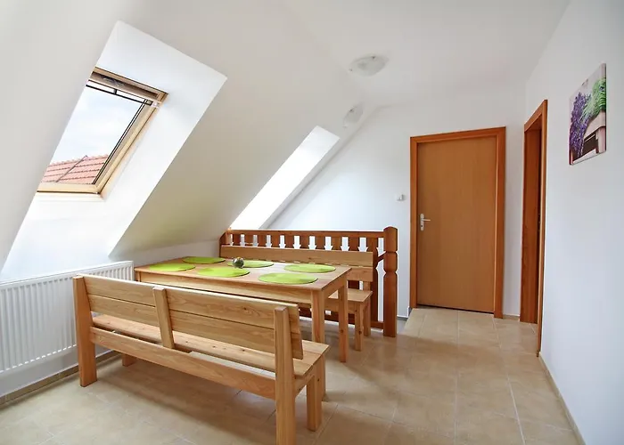 Апартаменты U Slunce Cizov (South Moravian)
